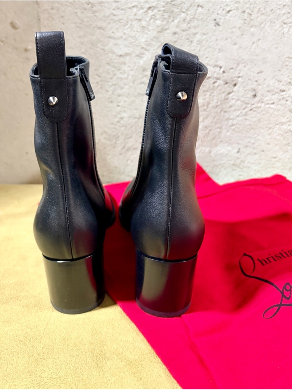 Christian Louboutin Black leather boots with box & Red Drawstring Dust bags - Picture 9 of 11